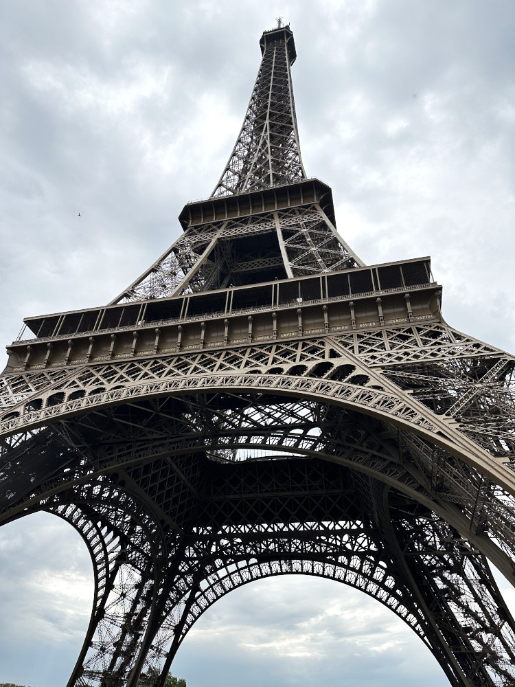 EiffelTowerWeb Eiffel Tower - Paris