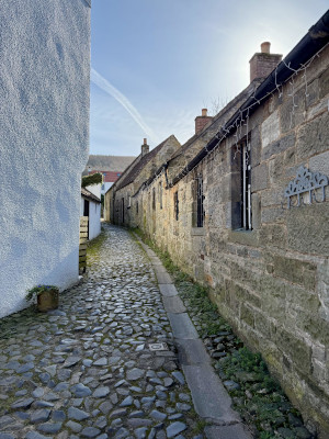 Falkland - 1940s Inverness - Alley - Outlander